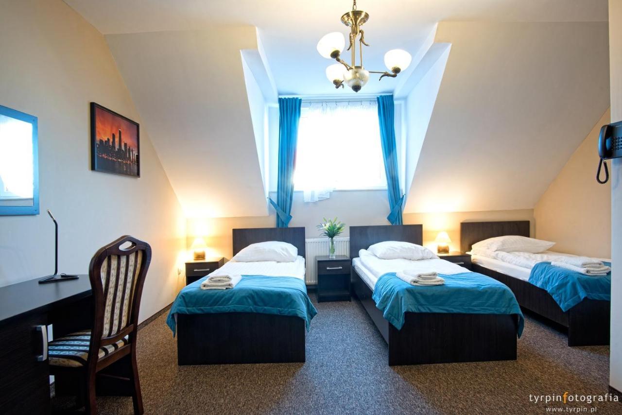 Hotel Millenium Góra Motyczna エクステリア 写真