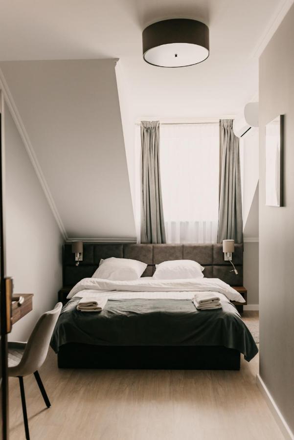 Hotel Millenium Góra Motyczna エクステリア 写真