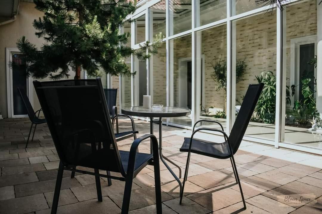 Hotel Millenium Góra Motyczna エクステリア 写真