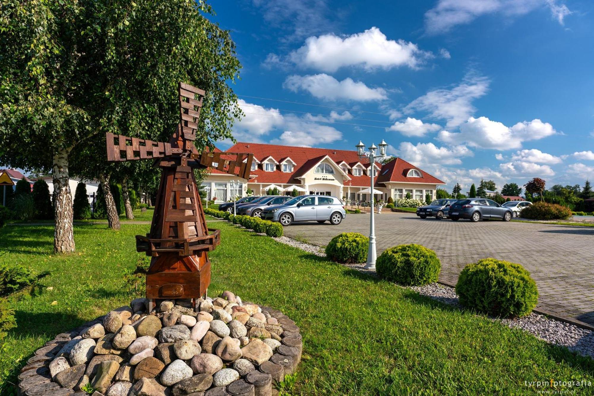Hotel Millenium Góra Motyczna エクステリア 写真